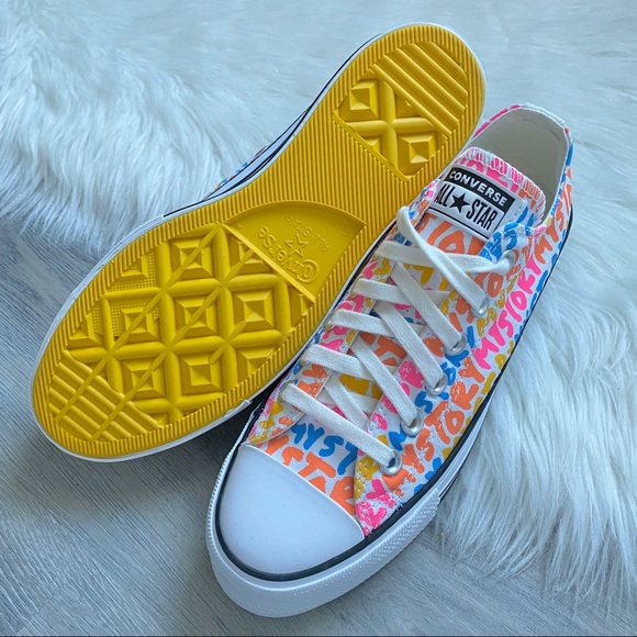 NWT Converse Chuck Taylor All Star Women’s Shoes - Picture 3 of 9